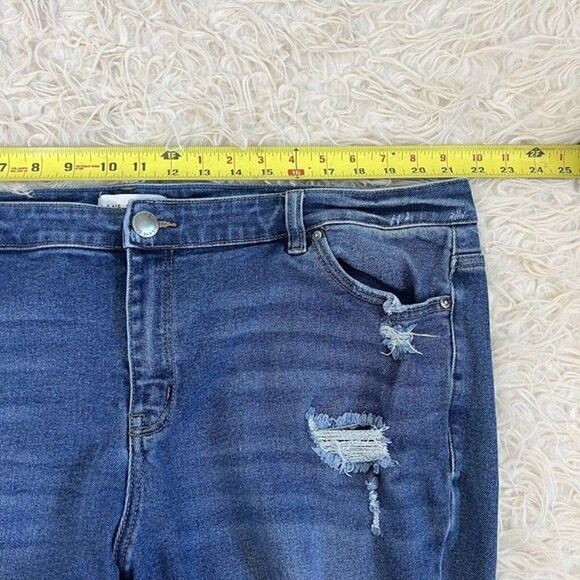 Lane Bryant Flex Magic Waistband Mid Rise Skinny Curvy Jean Size 24P Distressed - Picture 5 of 10